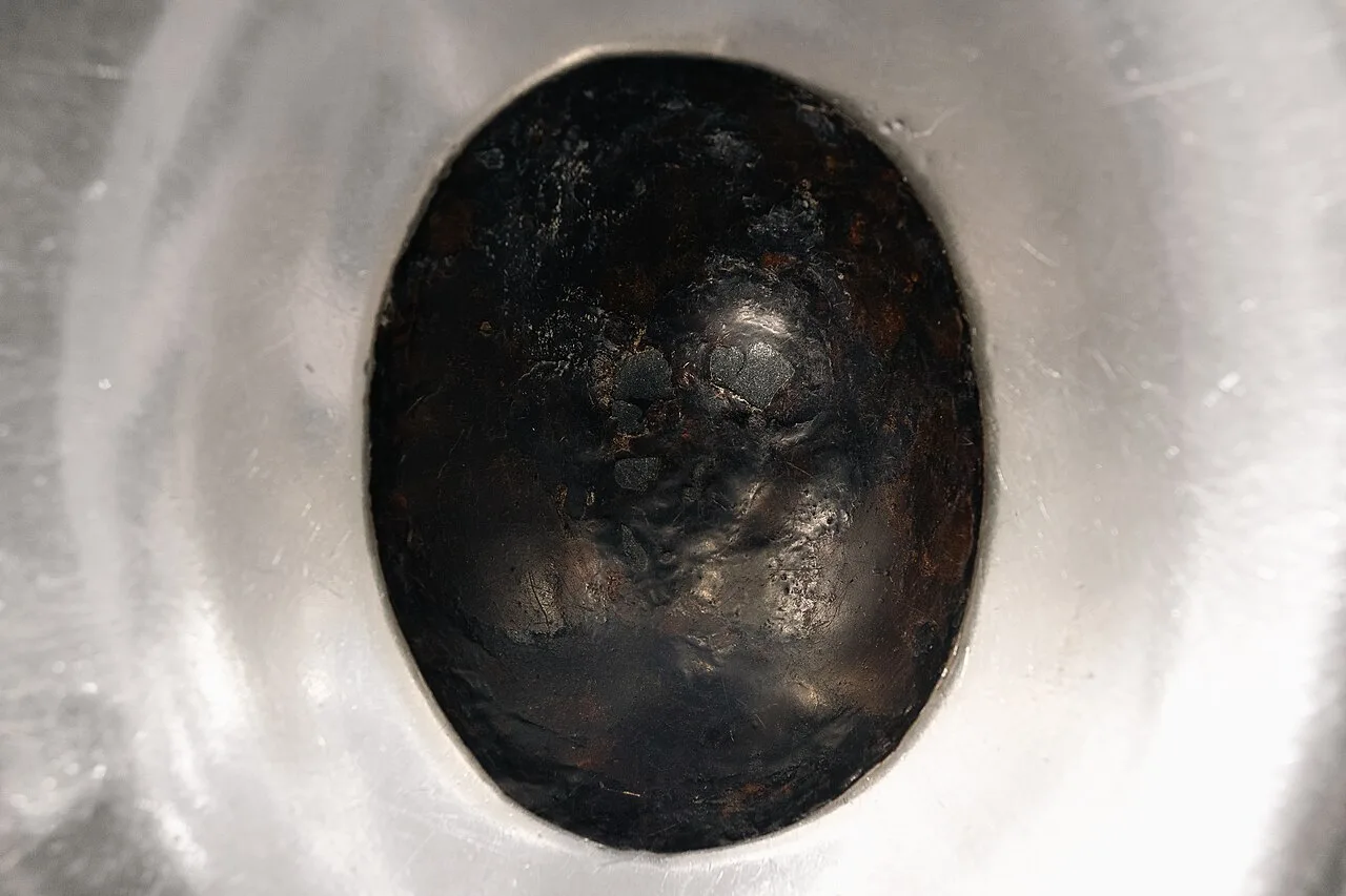 Qarmatians seize the Black Stone historical image 1