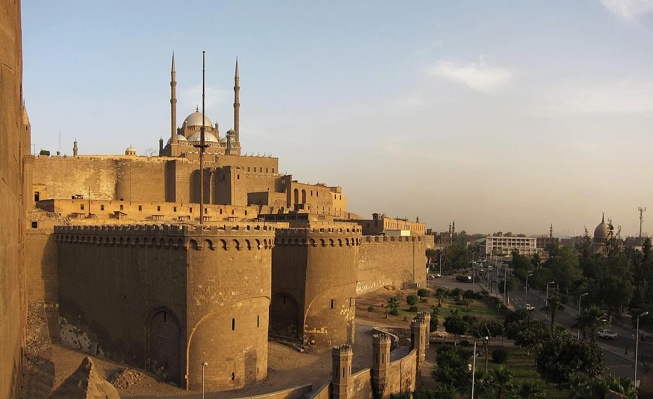 Saladin ends the Fatimid Caliphate historical image 1