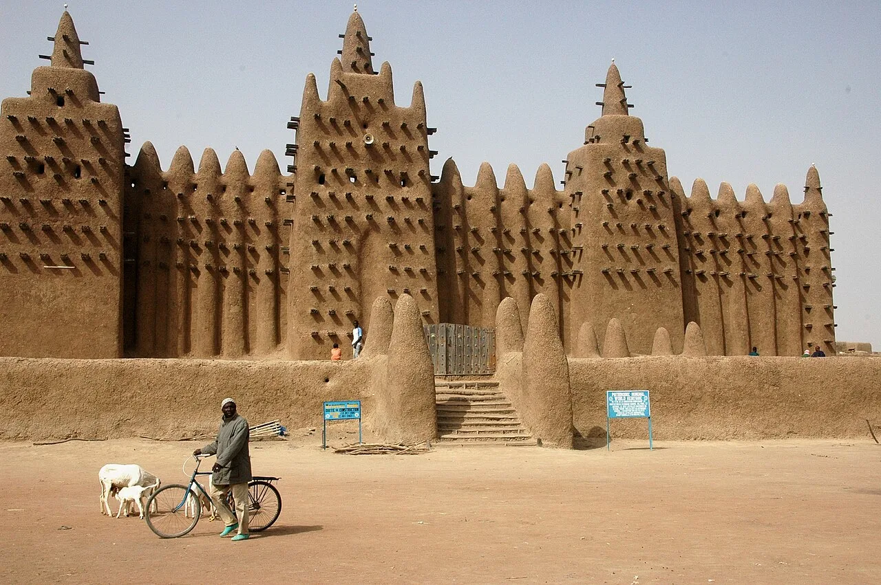 Great Mosque of Djenné rebuilt historical image 1