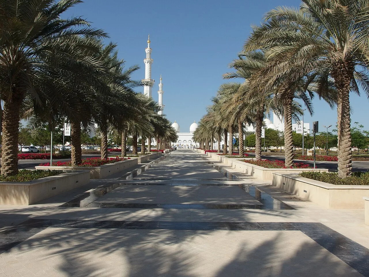 Sheikh Zayed Grand Mosque historical image 1
